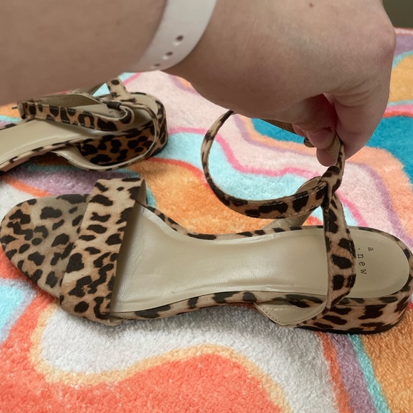 Cheetah Print Block Heels - Picture 2 of 4